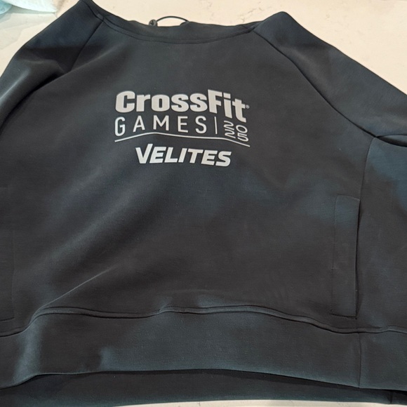 CrossFit Games 2025Velites -Women's Black Hooded Sweatshirt w/magnetic pockets! - Picture 2 of 9